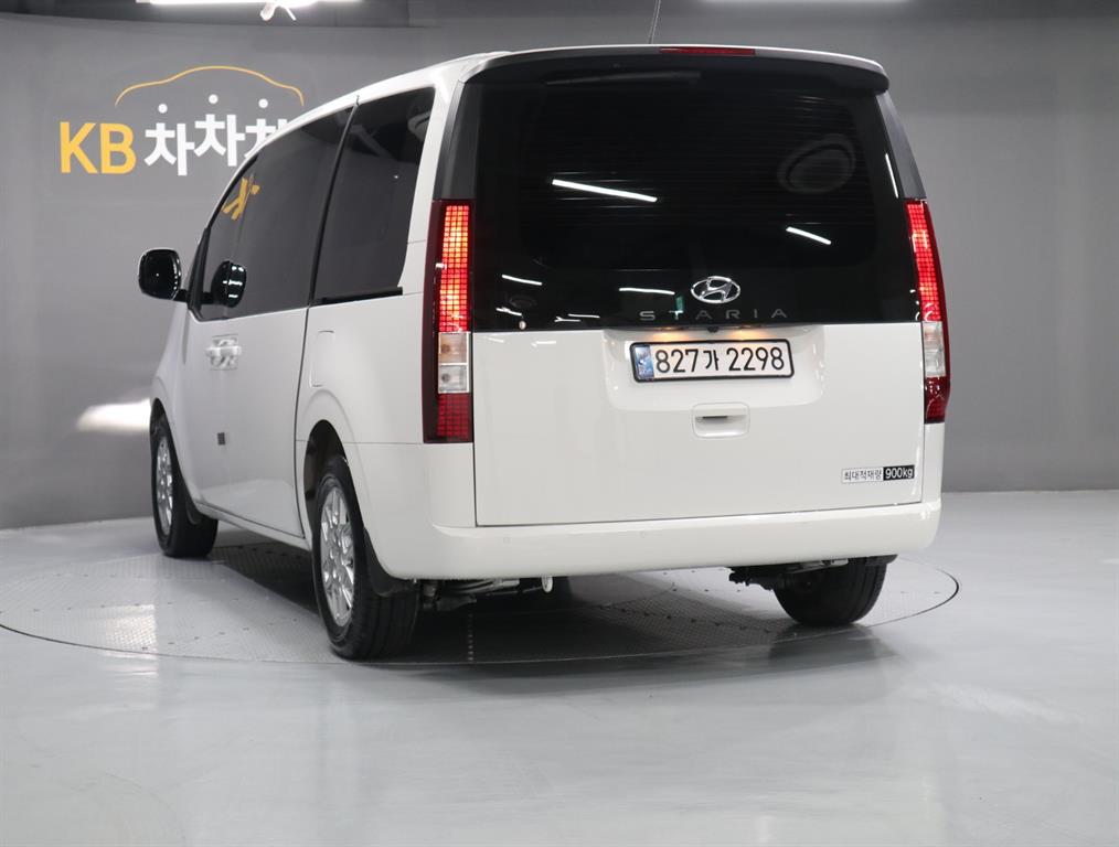 HYUNDAI Staria - Vista 4