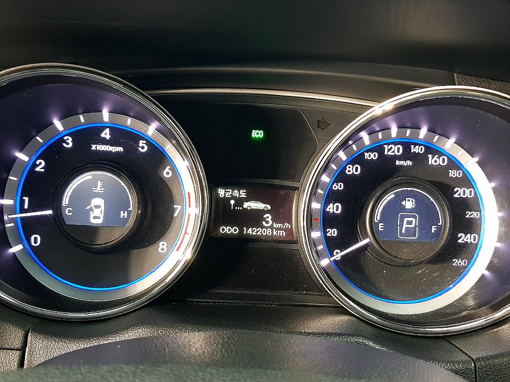 HYUNDAI Sonata - Vista 6