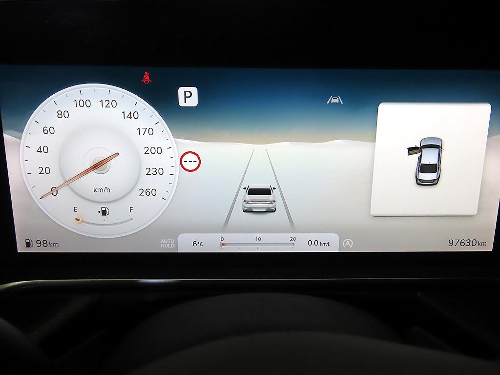 Genesis G90 - Vista 9