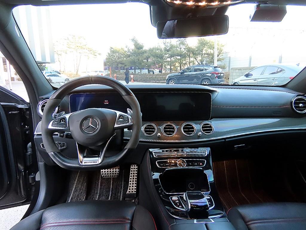 Mercedes Benz E class - Vista 7