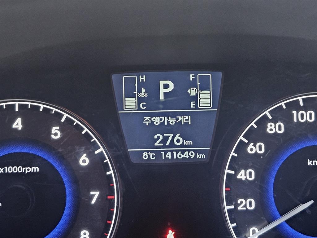 HYUNDAI Accent - Vista 8