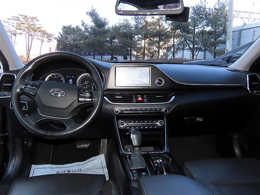 HYUNDAI Grandeur - Vista 7