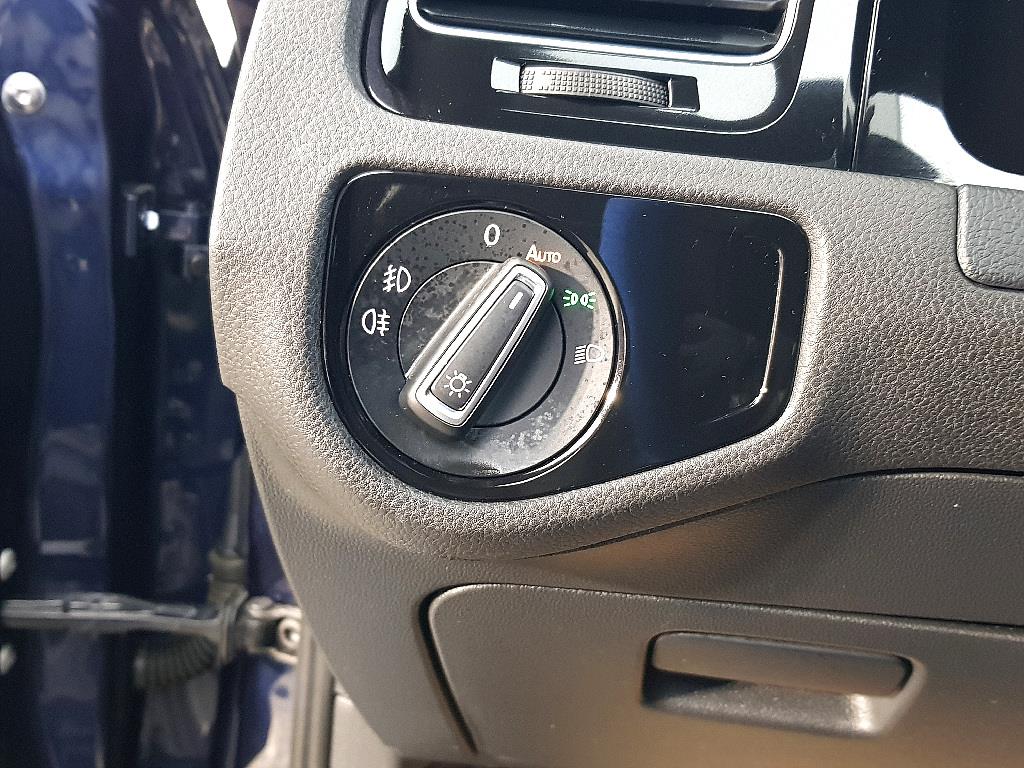 Volkswagen Golf - Vista 11