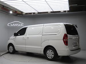 HYUNDAI Starex - Vista 6