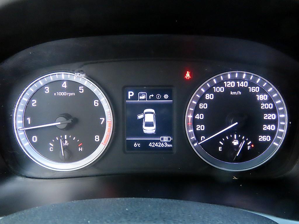 HYUNDAI Sonata - Vista 9