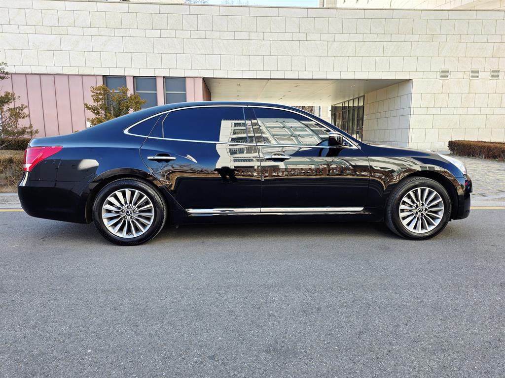 HYUNDAI Equus - Vista 4