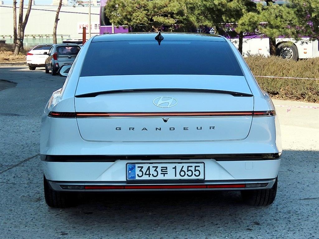 HYUNDAI Grandeur - Vista 4