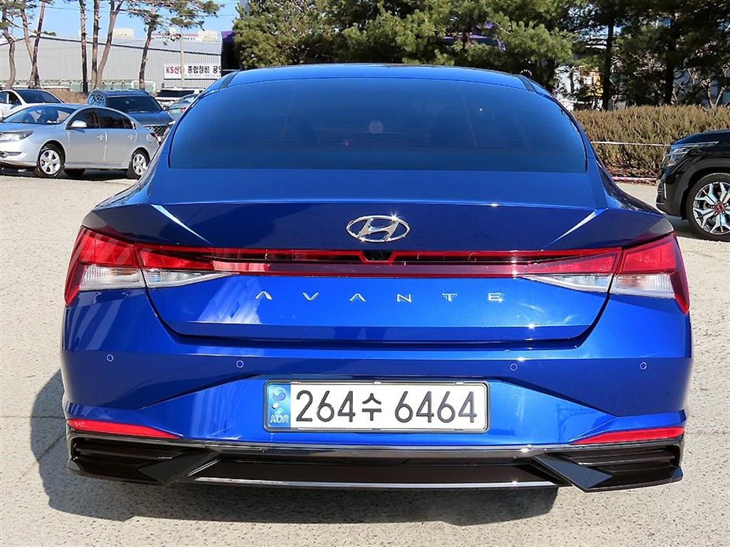 HYUNDAI Avante - Vista 4