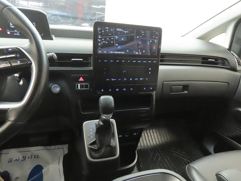 HYUNDAI Staria - Vista 10