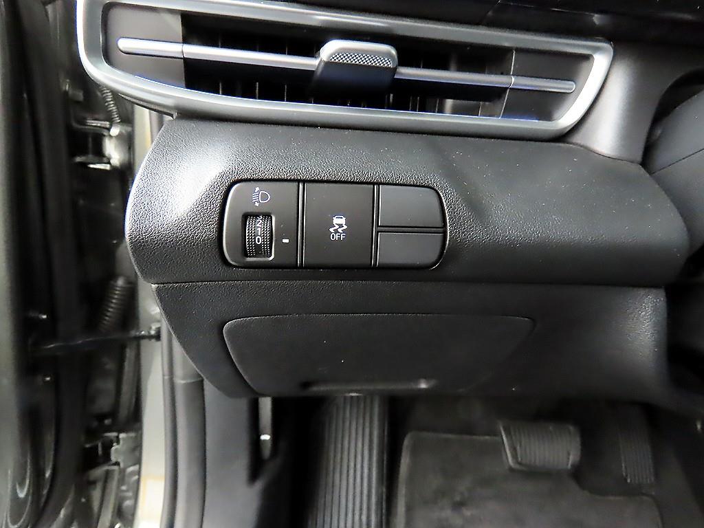 HYUNDAI Avante - Vista 12