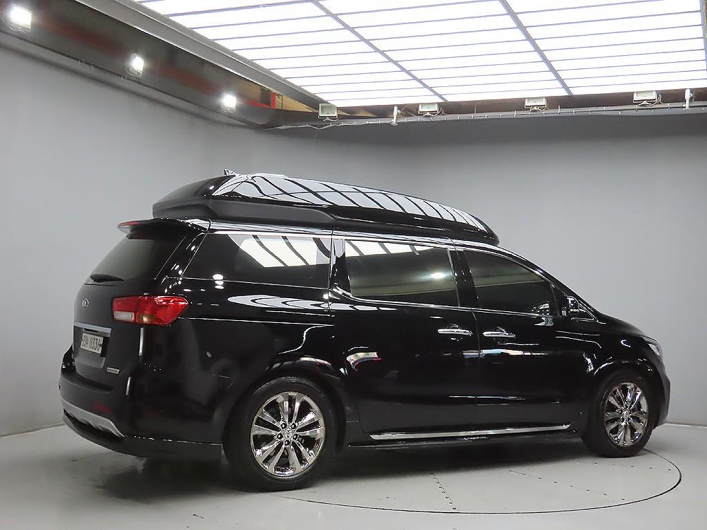 KIA Carnival - Vista 7