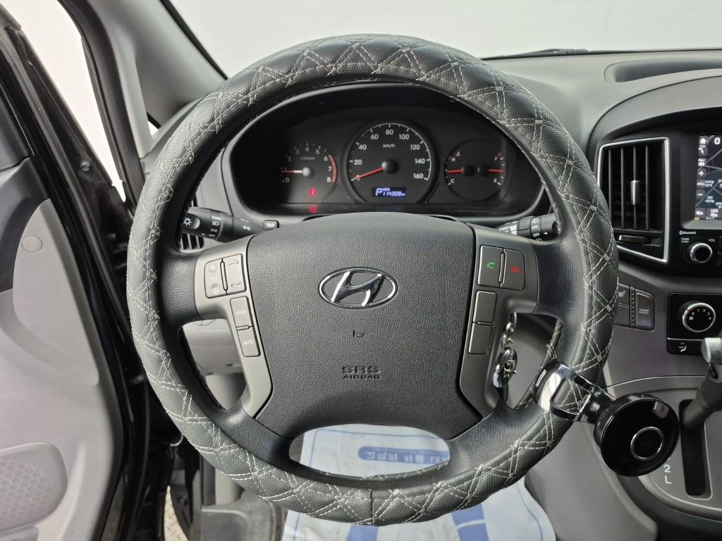 HYUNDAI Starex - Vista 9