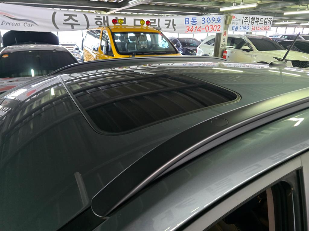 HYUNDAI Kona - Vista 8