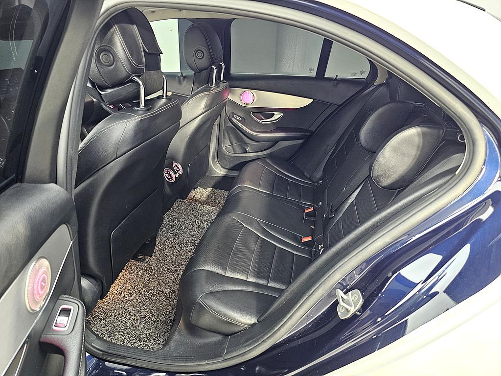 Mercedes Benz C Class - Vista 9