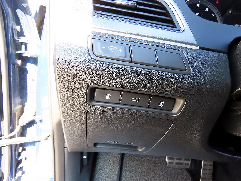 HYUNDAI Sonata - Vista 12