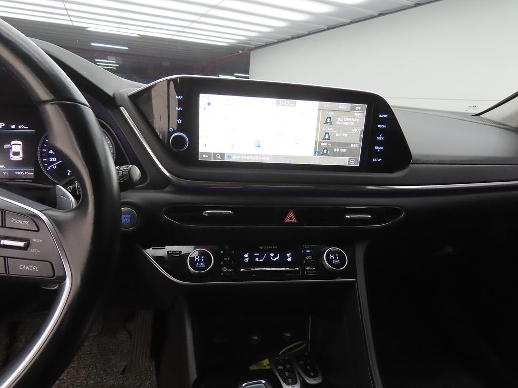 HYUNDAI Sonata - Vista 10