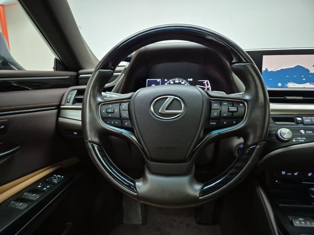 Lexus ES - Vista 9