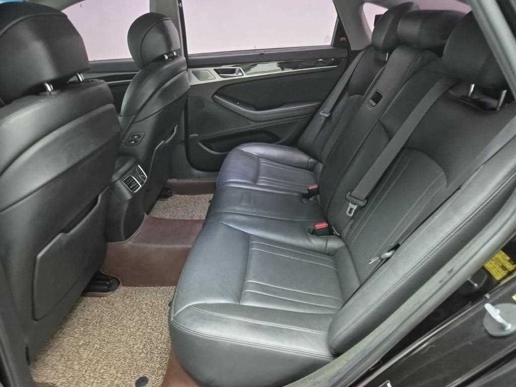 Genesis G80 - Vista 12