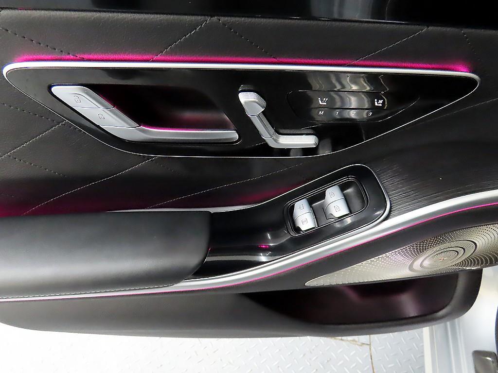 Mercedes Benz S Class - Vista 12