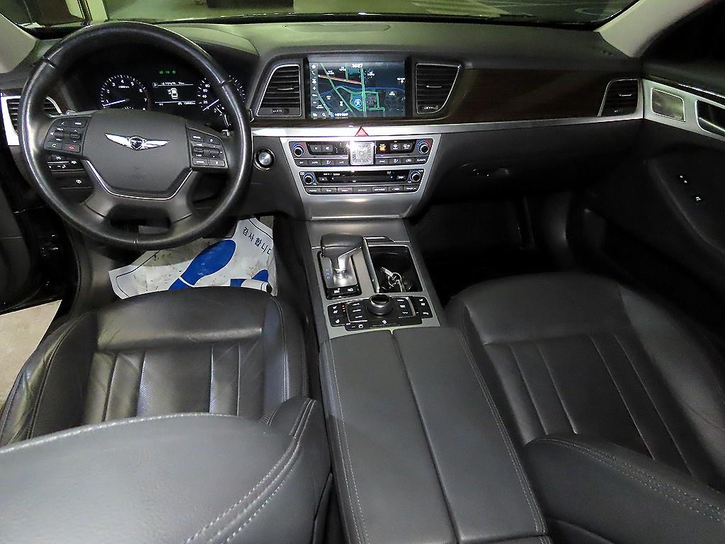 Genesis G80 - Vista 10