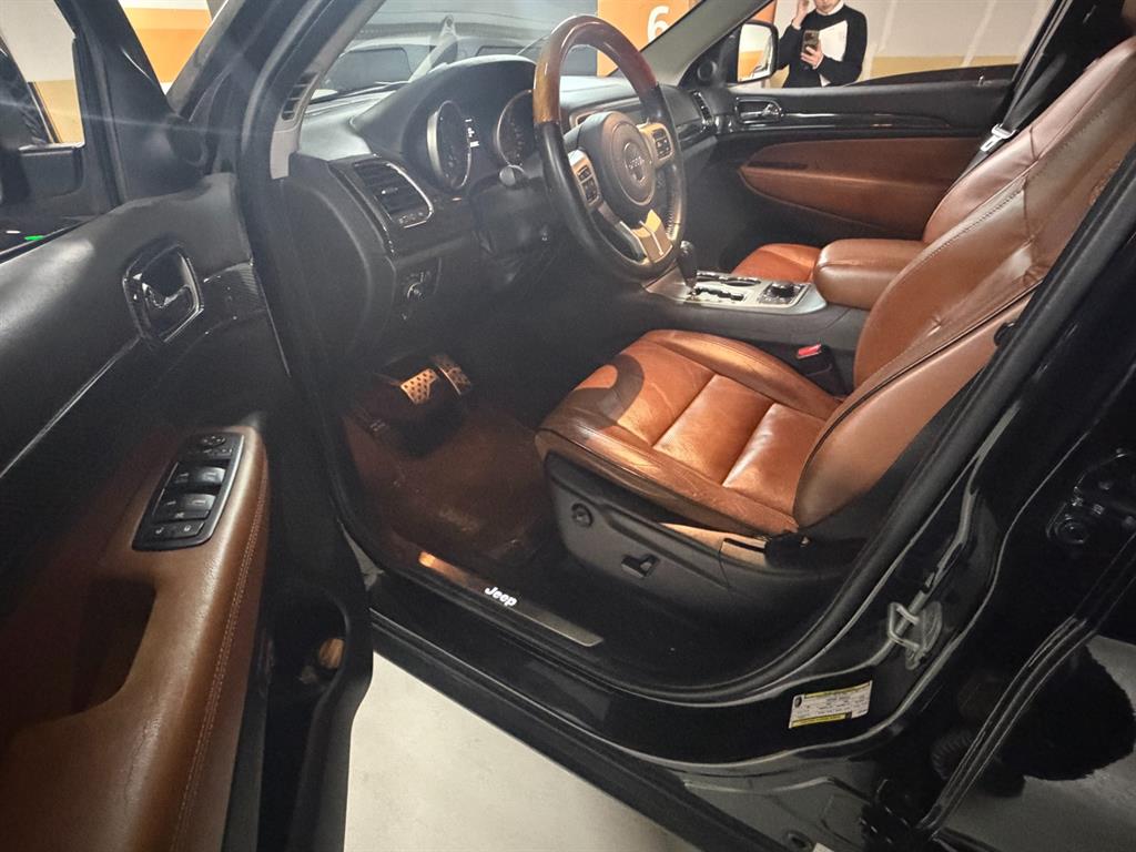 Jeep Cherokee - Vista 11