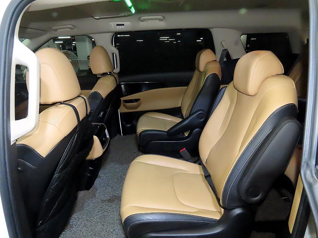 KIA Carnival - Vista 7