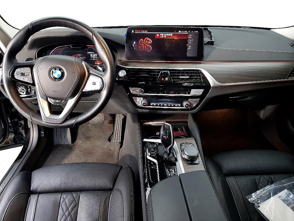 BMW 5 Series - Vista 5