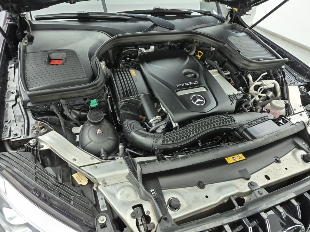 Mercedes Benz GLC Class - Vista 6