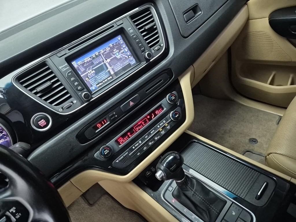 KIA Carnival - Vista 9