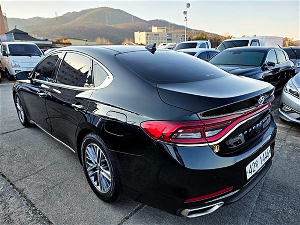 HYUNDAI Grandeur - Vista 4