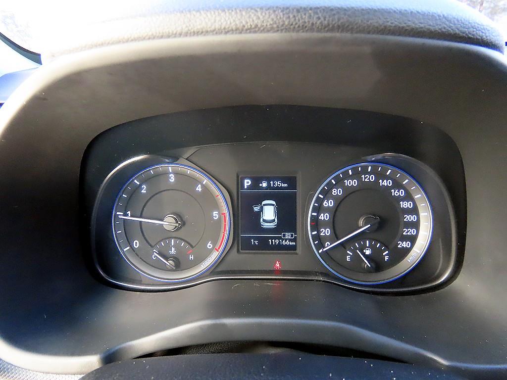 HYUNDAI Kona - Vista 9