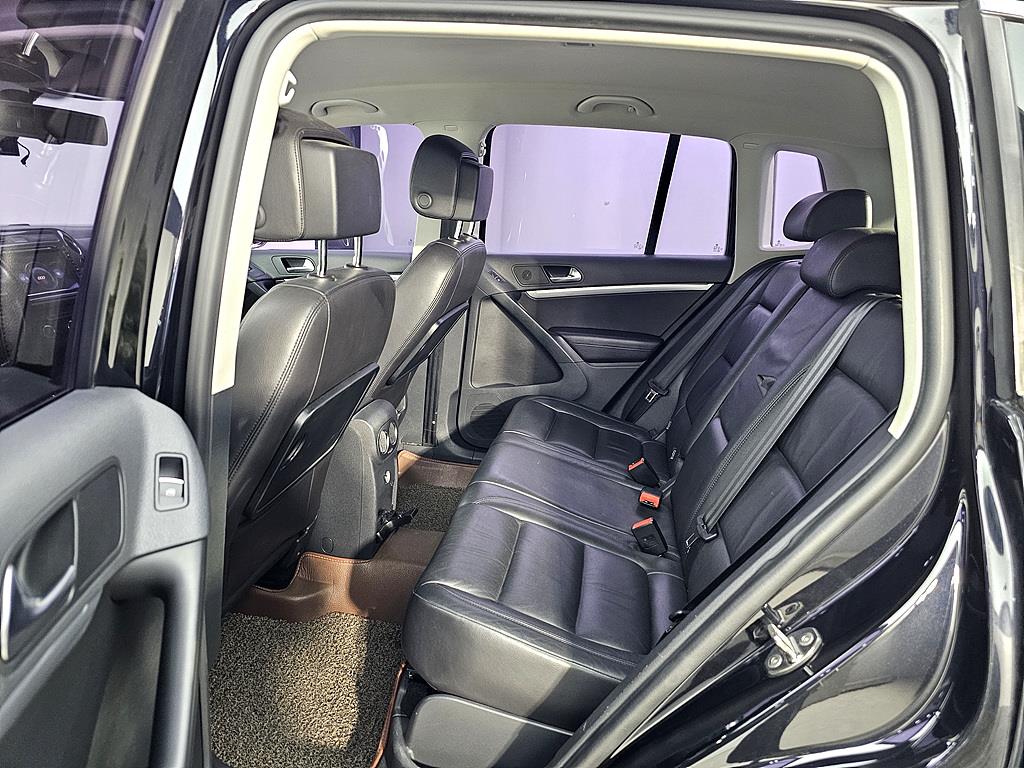 Volkswagen Tiguan - Vista 9