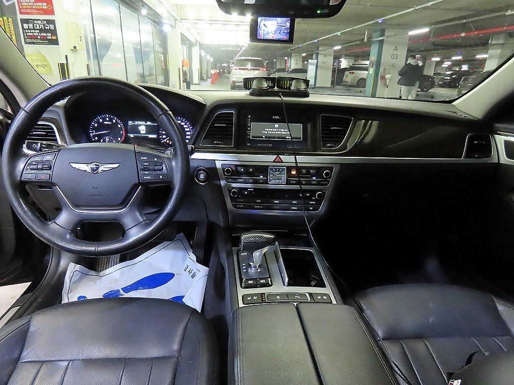 Genesis G80 - Vista 10