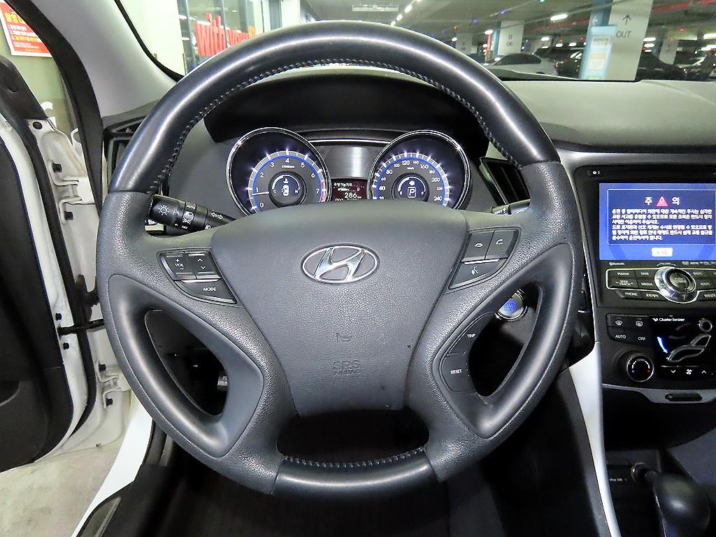 HYUNDAI Sonata - Vista 8