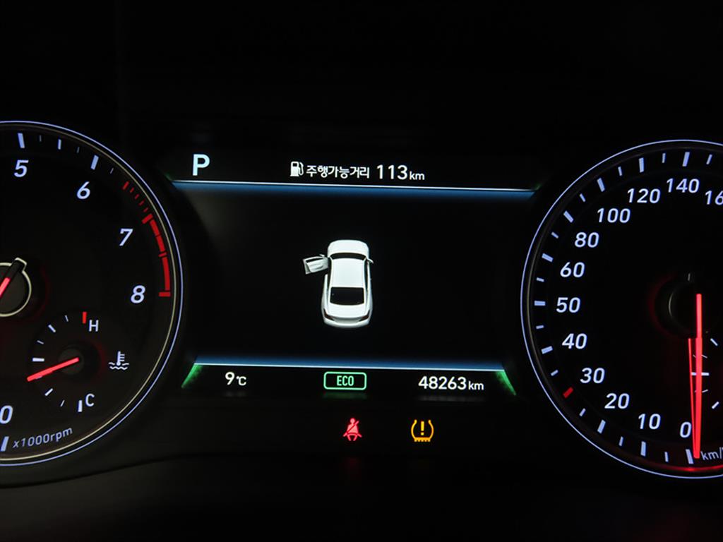 Genesis G70 - Vista 9