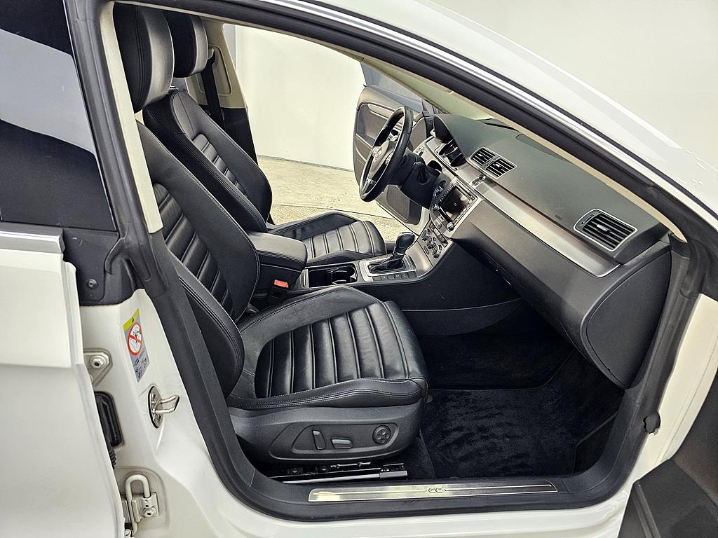 Volkswagen CC - Vista 11