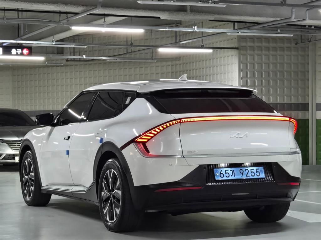 KIA EV6 - Vista 4