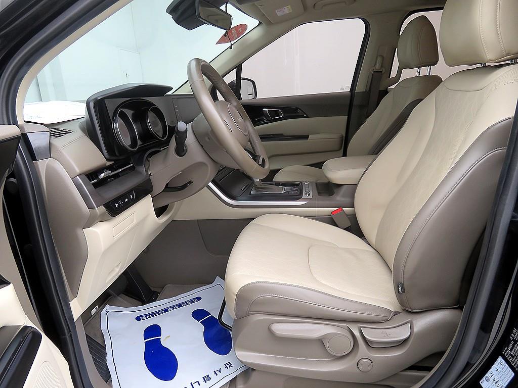 KIA Carnival - Vista 6