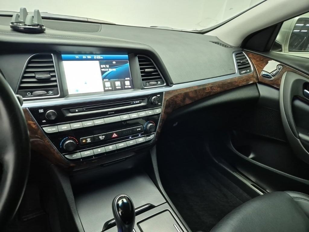 HYUNDAI Aslan - Vista 10