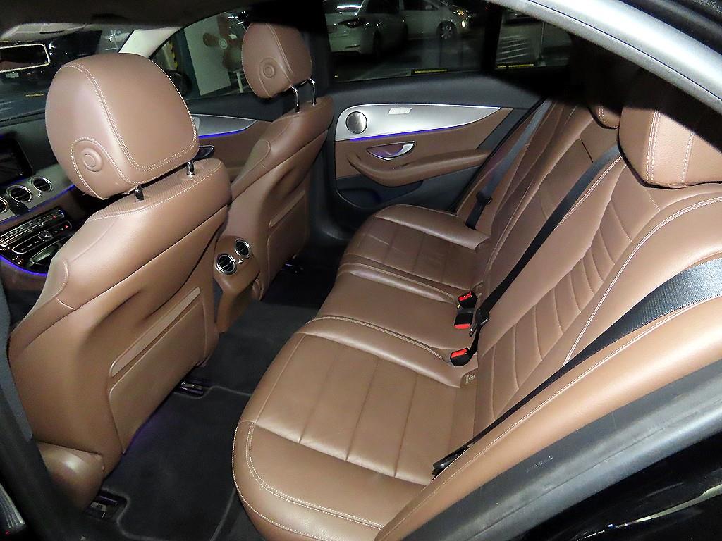 Mercedes Benz E class - Vista 7