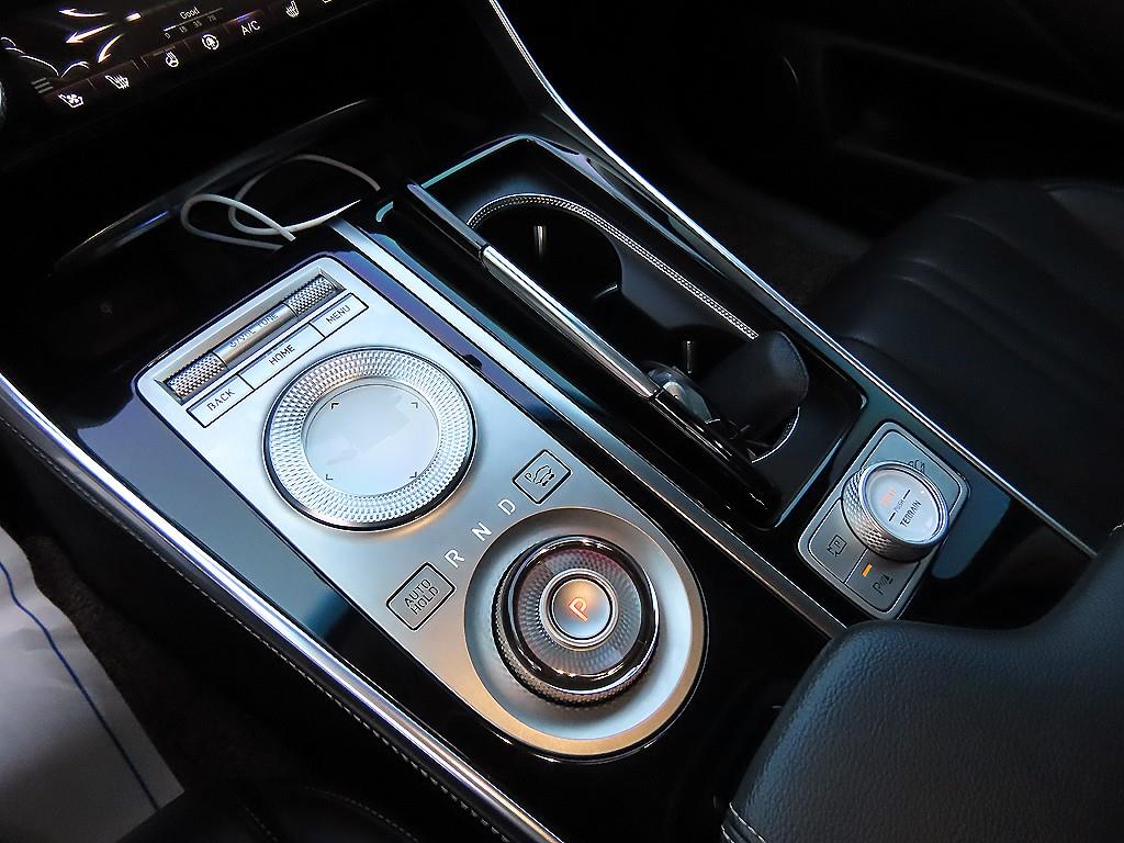 Genesis GV80 - Vista 11