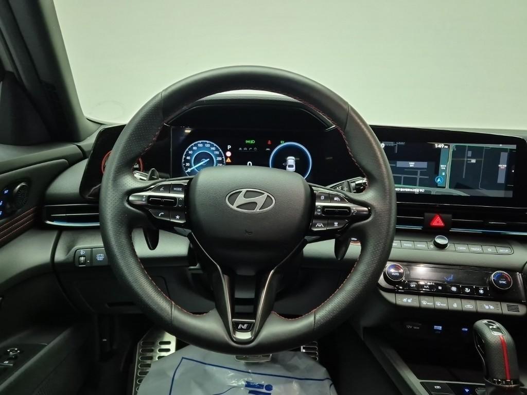 HYUNDAI Avante - Vista 9