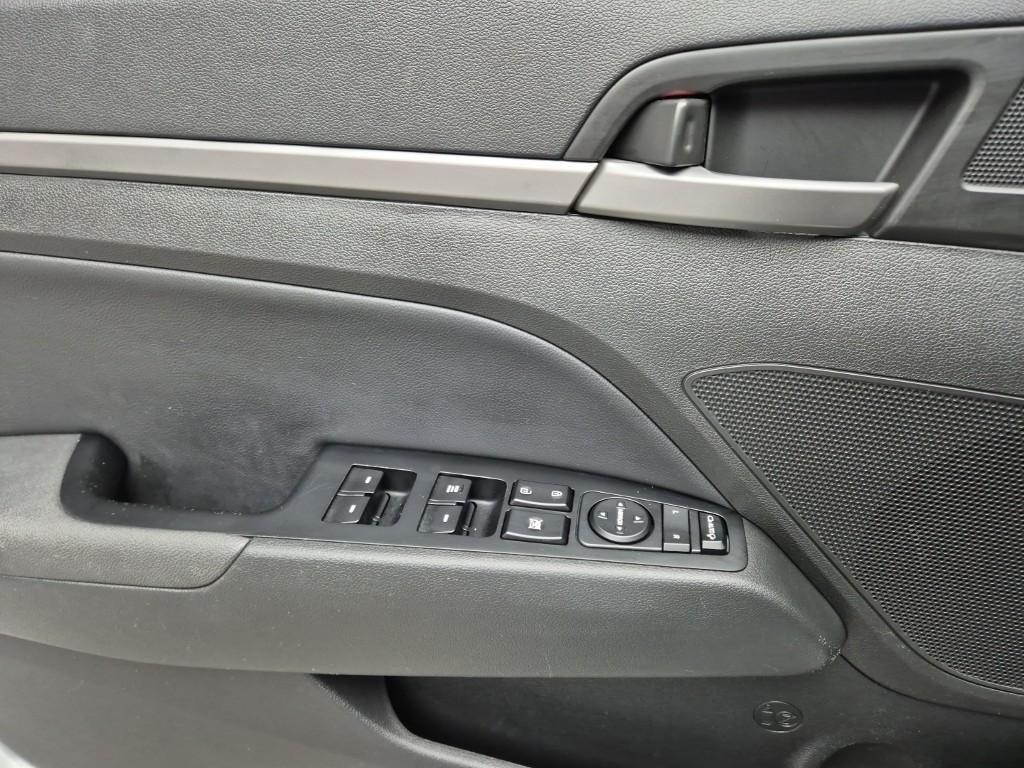 HYUNDAI Avante 2017 Blanco - Importación desde Corea - HF Imports Iquique - Foto 16