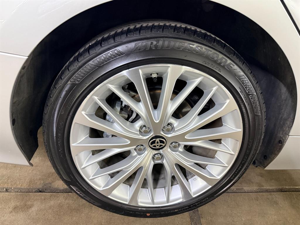 Toyota Camry - Vista 11