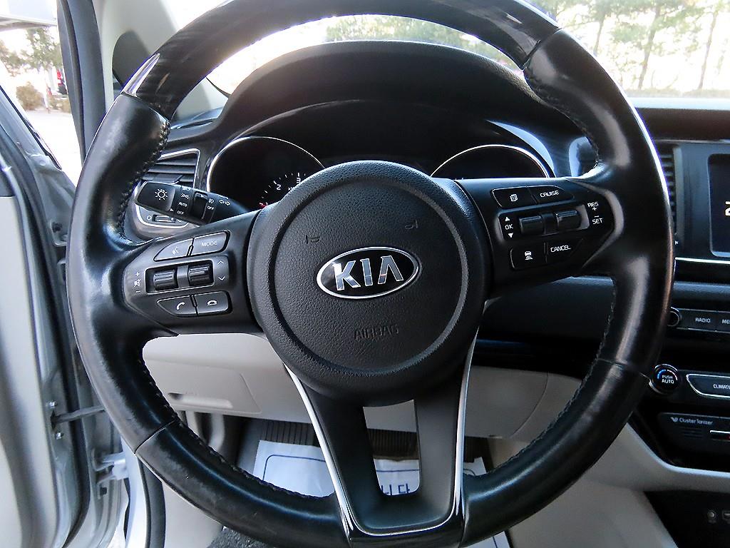 KIA Carnival - Vista 9