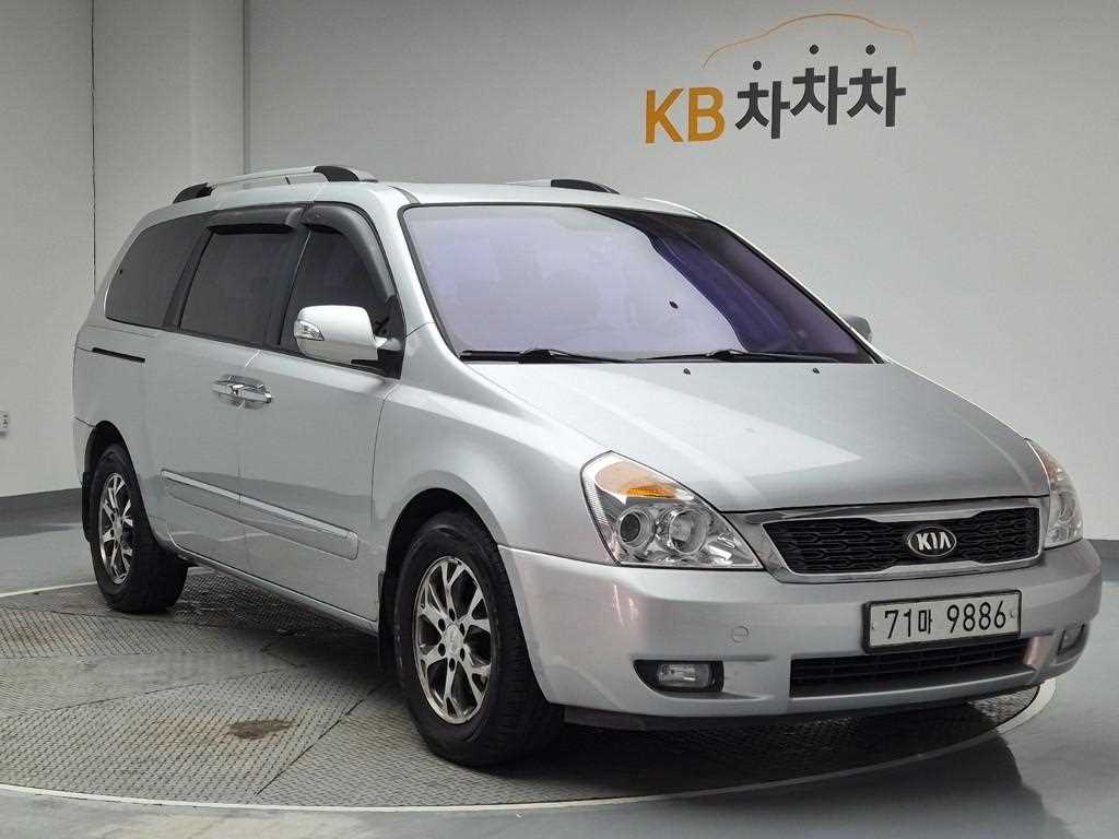 KIA Carnival - Vista 4