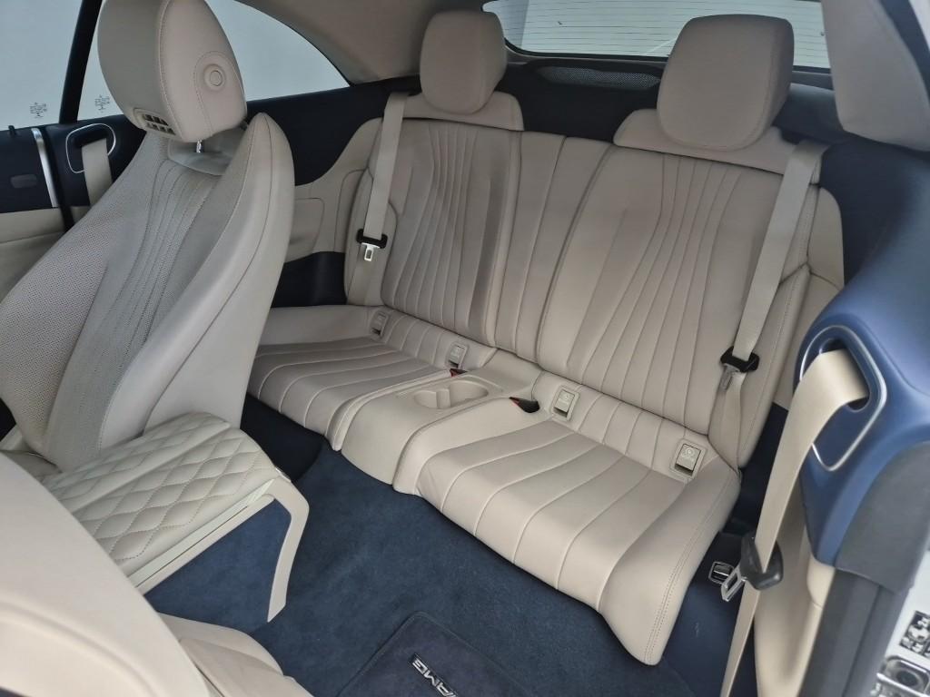 Mercedes Benz E class - Vista 12