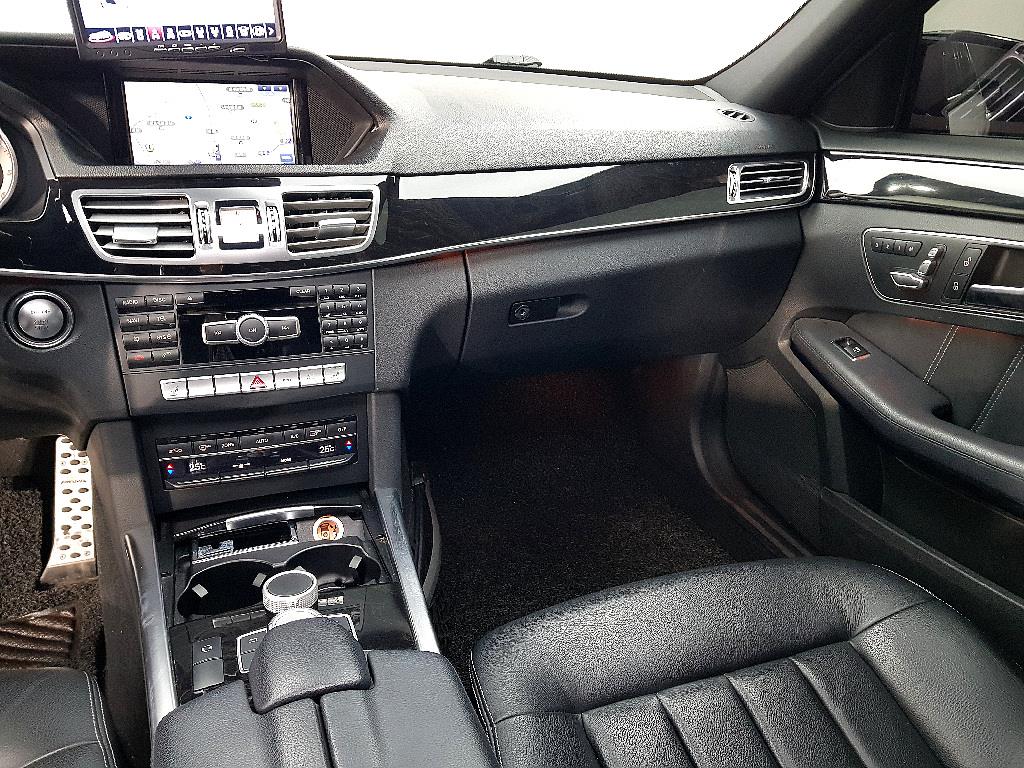 Mercedes Benz E class - Vista 10