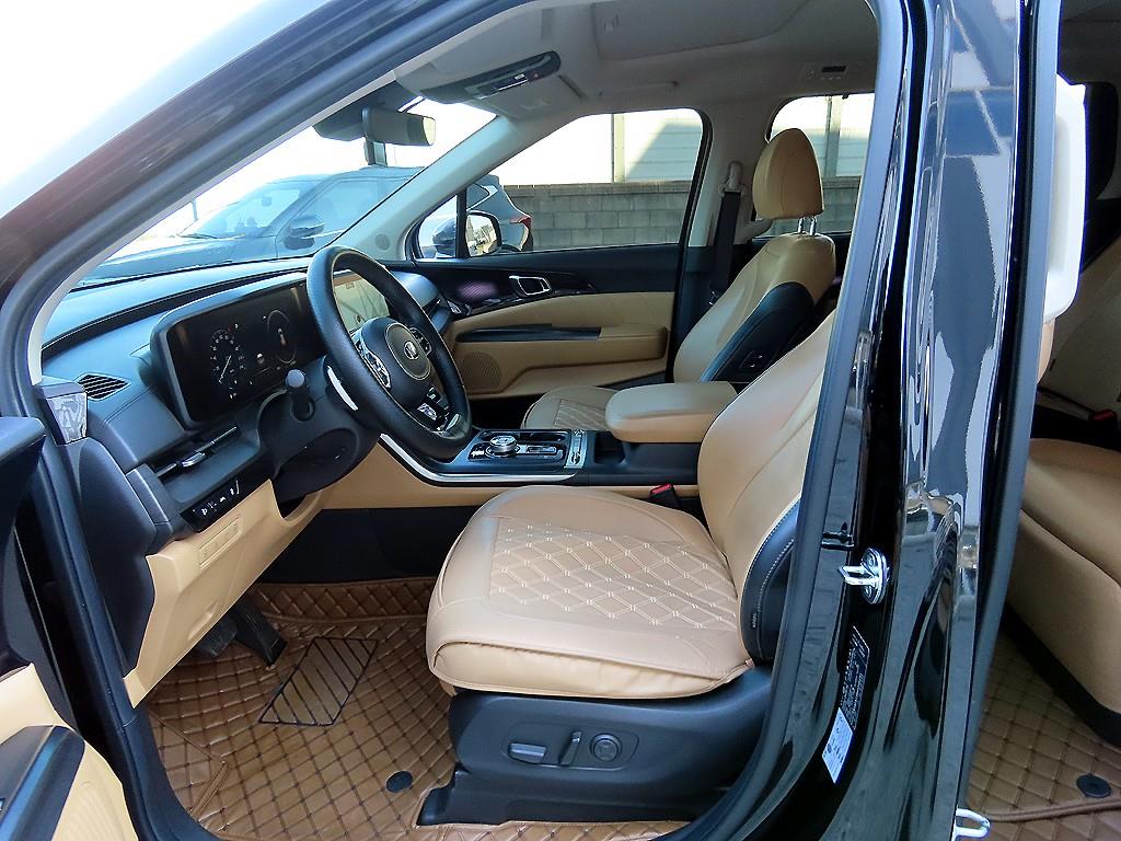 KIA Carnival - Vista 5