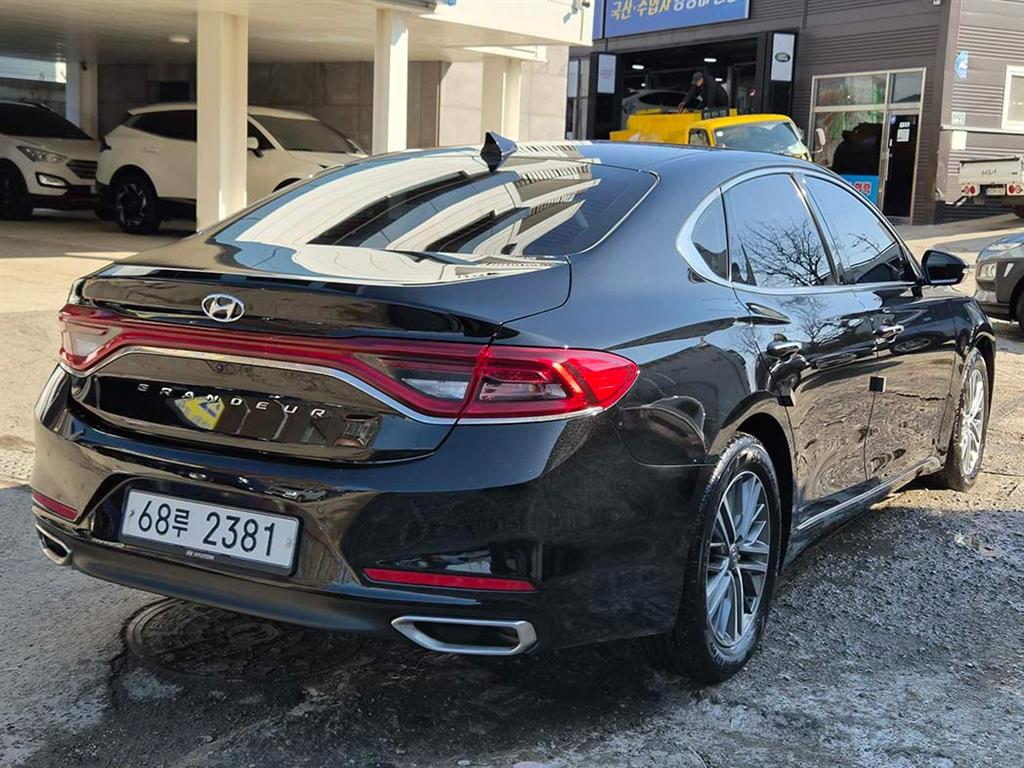 HYUNDAI Grandeur - Vista 4